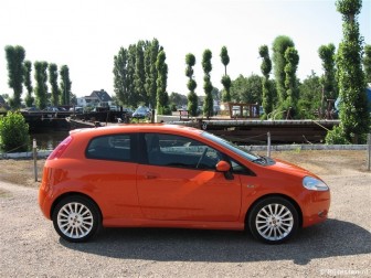Fiat Grande Punto 1.4 Starjet 16v Sport: Sportief gelijnd model