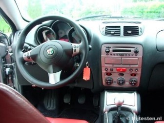 Alfa Romeo GT 2.0 JTS 16v Distinctive:
