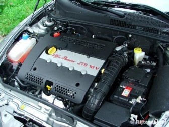Alfa Romeo GT 2.0 JTS 16v Distinctive: