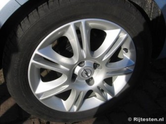 Opel Corsa 1.2i-16V Enjoy: 16-inch lichtmetalen wielen uit het Launch-pakket