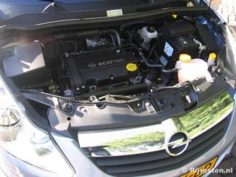 Opel Corsa 1.2i-16V Enjoy: De 1.2-motor is rustig, erg rustig