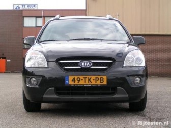 Kia Carens 2.0 CRDi EX: Duidelijke, grote vormen... Typisch Kia