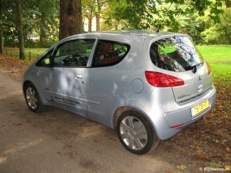 Mitsubishi Colt CZ3 1.3 Inform Heartbeat: Een sportieve, scherp gelijnde achterkant