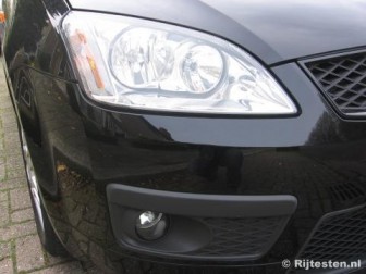 Ford Focus C-Max 1.8i-16V Futura S: Ook de C-Max heeft het kenmerkende Ford-gezicht