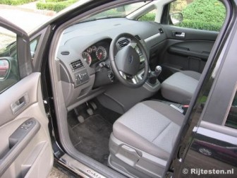 Ford Focus C-Max 1.8i-16V Futura S: Erg goed materiaalgebruik in het interieur