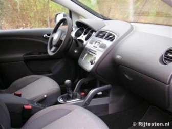 Seat Altea XL Stationwagon 2.0 TDi Stylance: Het overzichtelijke dashboard komt duidelijk uit het Volkswagen concern