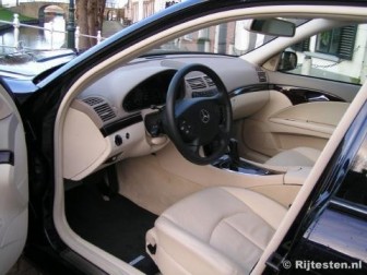 Mercedes-Benz E-Klasse E200 NGT Classic: Een luxe, comfortabele cockpit