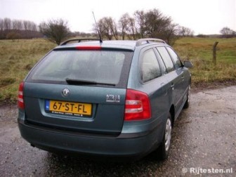 Skoda Octavia Combi 1.6 Ambiente: De Combi is een echte ruimtevreter