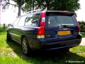 volvo_v70_03.jpg