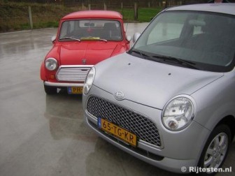 Daihatsu Trevis 1.0 : Ook aan de buitenkant bezit de Trevis Mini-elementen.