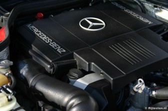 Mercedes-Benz 500E  : Deze motor sleurt de auto zonder moeite naar hoge snelheden.