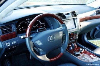 Lexus LS 460 President: Aan luxe ontbreekt het niet binnenin de LS 460