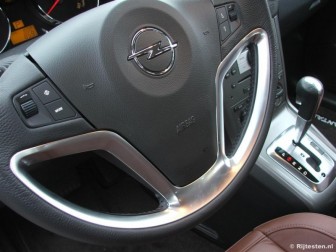 Opel Antara 2.0 CDTI Cosmo: Chroomaccenten op de juiste plaats