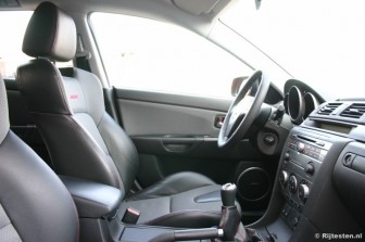 Mazda 3 MPS : De stoelen zijn geweldig, maar het interieur had wel wat spannender gemogen.