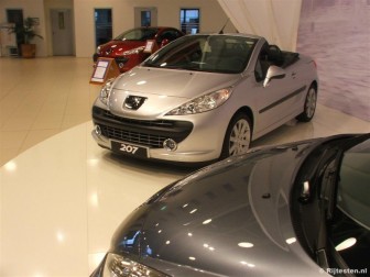 http://www.rijtesten.nl/afbeeldingen/182/peugeot_207_cc_sport_30.jpg