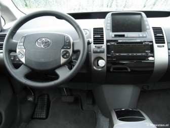 http://www.rijtesten.nl/afbeeldingen/192/toyota_prius_05.jpg