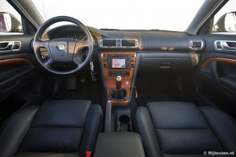 Skoda Superb 2.0 TDI Elegance: Veel ruimte, degelijke afwerking