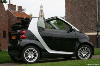 Smart Fortwo Cabrio 52 kW Passion: Uitmuntend in een stadsomgeving.