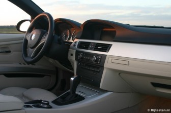 BMW 3 Serie Cabrio 320i High Executive title=