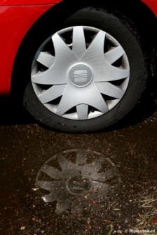 Seat Ibiza 1.2 12V Selection: Kenmerk van een instapper: stalen wielen met wieldoppen.