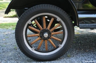 Ford Model T  Runabout Roadster (1924): Houten wielen. Misschien een idee voor de auto's van nu