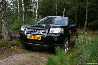 Land Rover Freelander 2 2.2 TD4 HSE title=