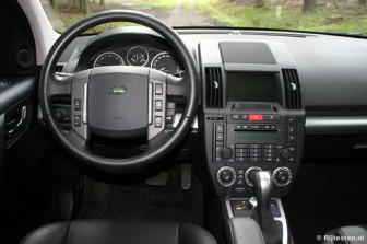 Land Rover Freelander 2 2.2 TD4 HSE title=