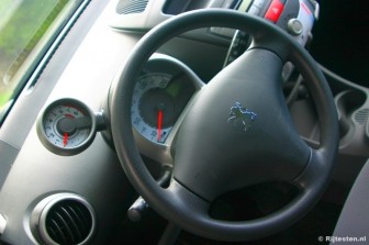 Peugeot 107 1.0 XS title=