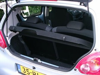 Toyota Aygo 1.0 12v VVT-i Sport: Duidelijk zicht op de toerenteller, de 3-cilinder presteert ook onderin