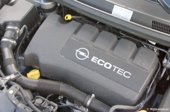 Opel Corsa 1.3 CDTi Cosmo: Het pittige 1.3-blokje is wel een beetje brommerig bij het optrekken.