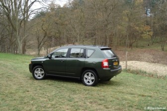 Jeep Compass 2.0 CRD Sport: ... in tegenstelling tot de achterkant
