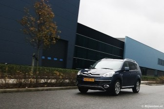 Citroën C-Crosser 2.2 HDiF Exclusive: Hij rijdt lekker vlot, mede door Citroëns eigen dieselkrachtbron.