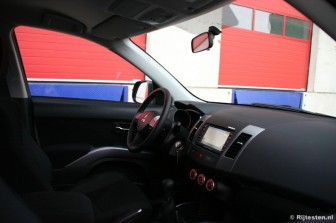 Mitsubishi Outlander 2.4 2WD Intro Edition title=