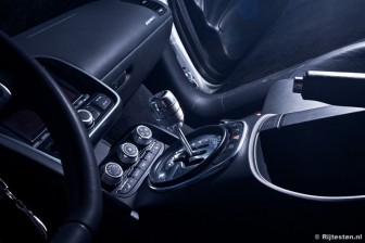 Audi R8 4.2 FSI quattro : Alleen het schakelgeluid is al sensationeel.