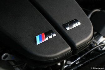 BMW M5 Touring  : Tien cilinders, 4.999cc, 8.250tpm, de M5 motor in een notendop.