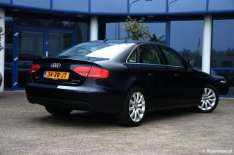 Audi A4 2.0 TDI Pro Line: De achterkant past binnen de nieuwe Audi-look.