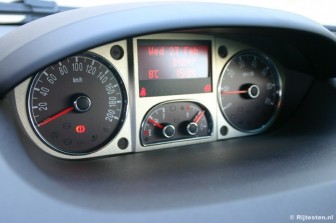 Lancia Musa 1.4 16v Platino: Geen drastisch uitslaande wijzers in deze Musa.