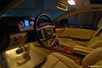 Volkswagen Phaeton V8 Highline Lang: Exclusief materiaalgebruik voor de Phaeton