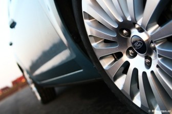 Ford Focus Wagon 2.0 TDCi Titanium X-Pack: De vernieuwde Focus rijdt zoals een Focus hoort te rijden: scherp en direct.
