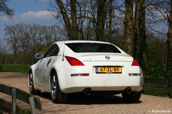 Nissan 350Z : De eenvoudige vormgeving zorgt voor een krachtige uitstraling.