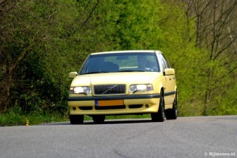 Volvo 850 T-5R  : Hard rechtdoor is zijn specialiteit, een echte bochtenridder is de T5-R niet.