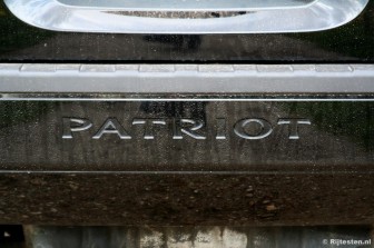 Jeep Patriot 2.4 Limited: Onder de modder is de Patriot eigenlijk op z�n mooist.