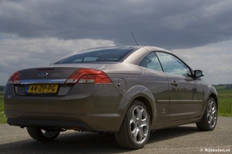 Ford Focus CC 2.0 Titanium: ... in dertig seconden naar een fraaie coupé.
