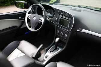 Saab 9-3 Cabriolet 2.0 Turbo Aero: Een oud en vertrouwd Saab-aanzicht.