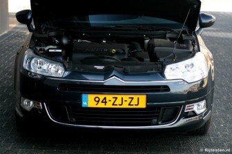 Citro�n C5 2.0 HDiF Comfort: Op de motor hebben we niets aan te merken: hij is stil, sterk en zuinig.