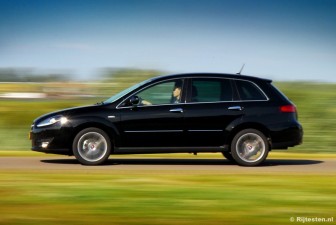 Fiat Croma 1.9 MultiJet Corporate Premium: De 1.9 MultiJet diesel is een echte kilometervreter