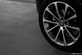 Fiat Croma 1.9 MultiJet Corporate Premium: De optionele 18 inch velgen zijn een hip accessoire uit Torino