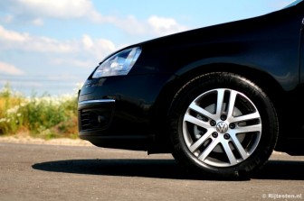 Volkswagen Golf Variant 1.4 TSI Sportline Business: De Sportline ligt 15mm dichter bij het asfalt en dat is goed merkbaar.  