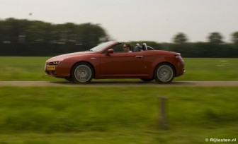 Alfa Romeo Spider 3.2 JTS V6 Q4 Exclusive: Het sportieve aspect ontbreekt volledig.