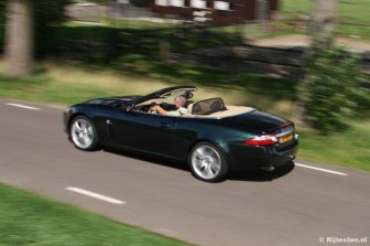 Jaguar XK Convertible 4.2 V8  title=